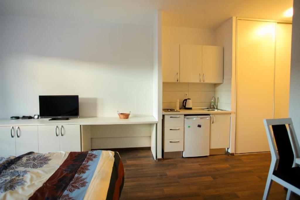 City Apartments モスタル エクステリア 写真