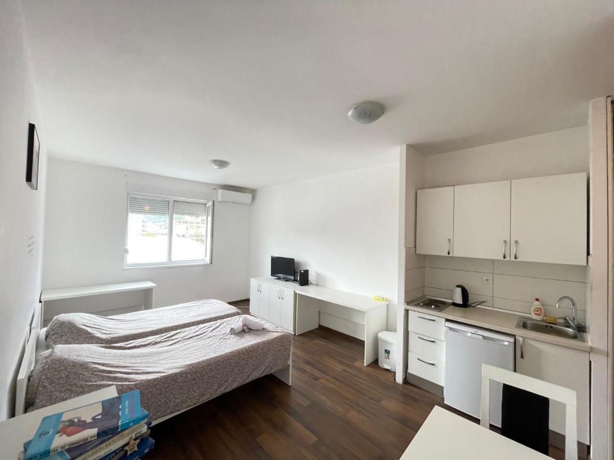 City Apartments モスタル エクステリア 写真