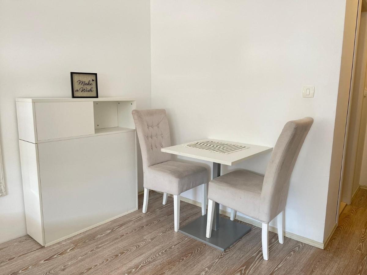 City Apartments モスタル エクステリア 写真